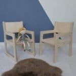 Kinderstoeltjes type Robin 1 en Arthur 1 op witte ondergrond.