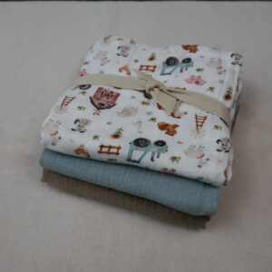 Boerenleven hydrofiele doeken set - 3 stuks met boerderijdieren print en effenkleuren taupe en oud groen